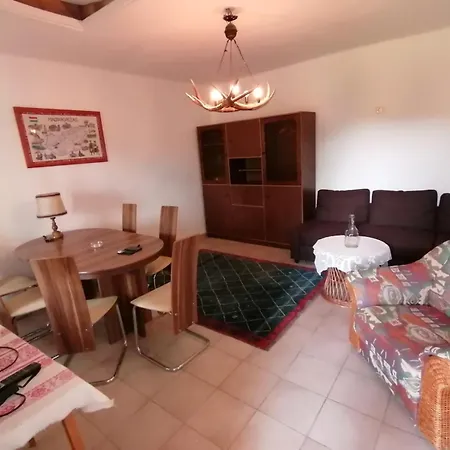 Prázdninový dům Romantisches Ferienhaeuschen In Den Weinbergen Von Mit Schoener Aussicht